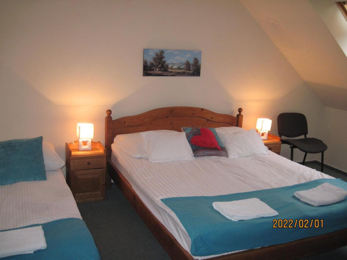 Benyei Fogado Panzio Es Etterem Bed & Breakfast Erdobenye Bagian luar foto
