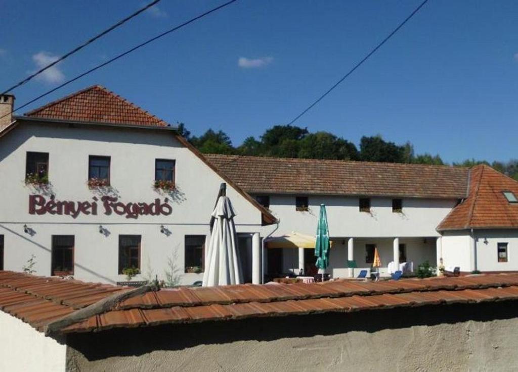 Benyei Fogado Panzio Es Etterem Bed & Breakfast Erdobenye Bagian luar foto