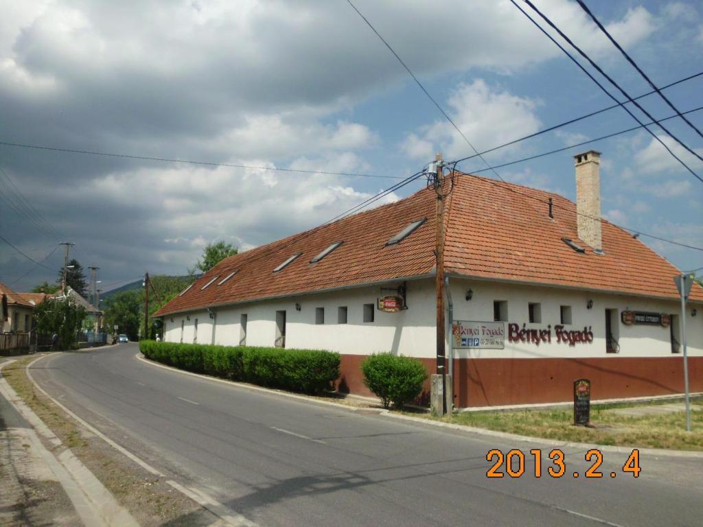 Benyei Fogado Panzio Es Etterem Bed & Breakfast Erdobenye Bagian luar foto